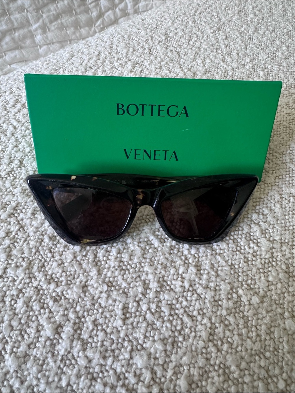Bottega Veneta Black Cat-Eye Sunglasses with Dark Lenses